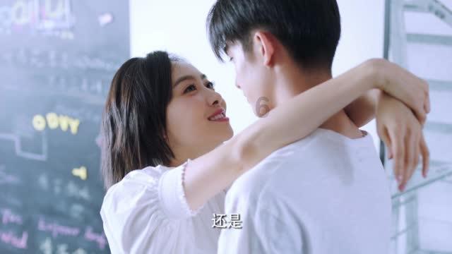 小伙两天没出卧室门家人报警 消防员破门 发现正带着耳机睡觉