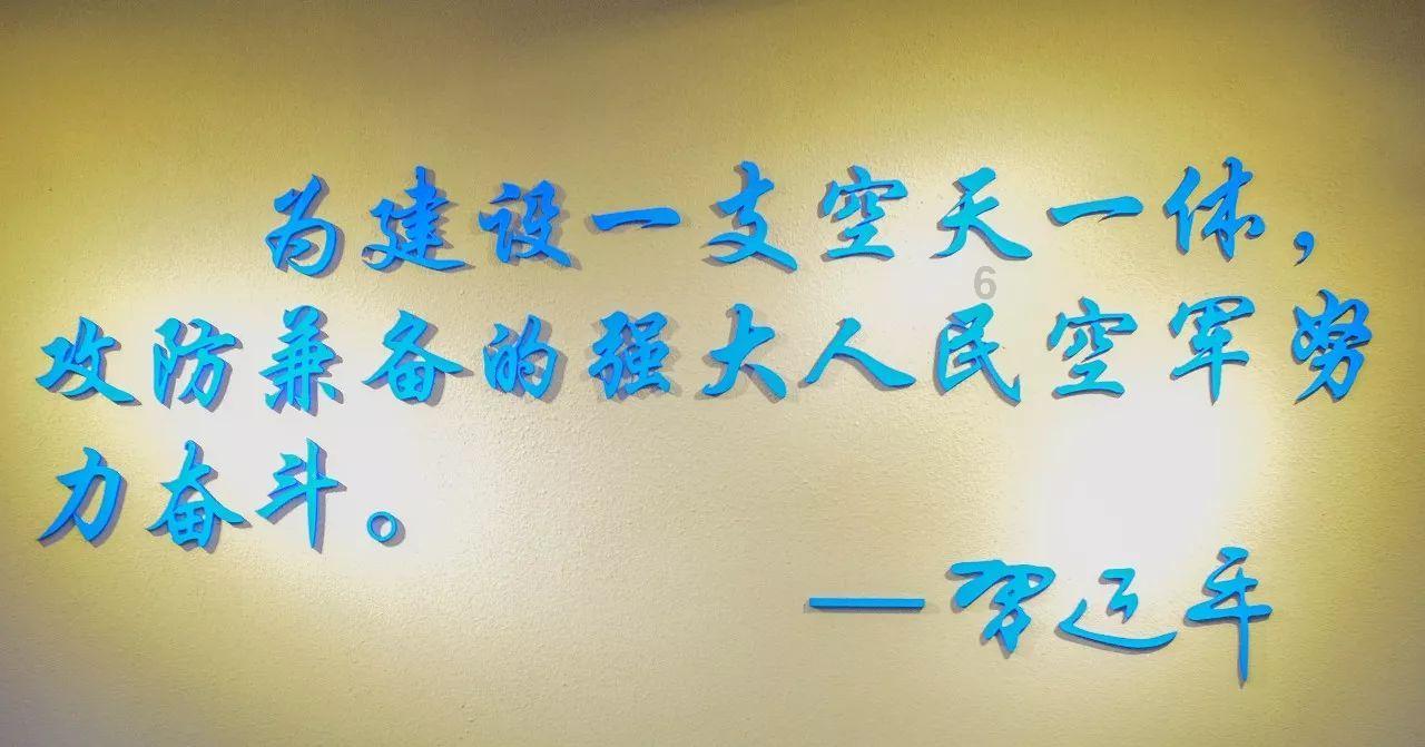 现代女孩的衣柜