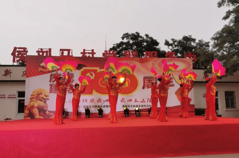 一个已婚女人跟你暧昧，说她老公对她不好向你诉说委屈。这种女人还有什么委屈的，你都跟别人暧昧了？游戏画面