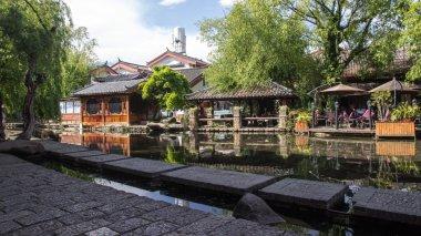 一个男生说话，对男对女态度都一样，待人很好，如果对女不是往谈恋爱方面，这样的男生应该没什么问题？游戏画面