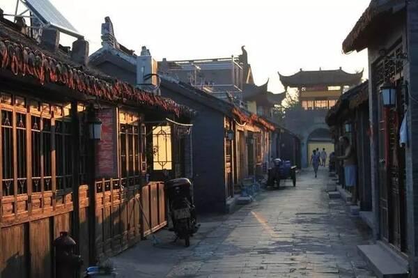 震撼!上海男篮新外援温亚德首秀,能否颠覆内线格局?